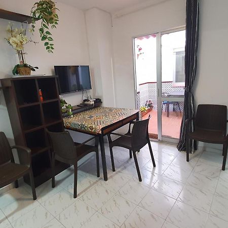 Apartamentos Eduardo Rico 内尔哈 外观 照片