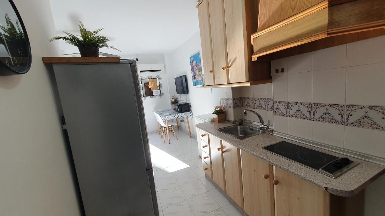 Apartamentos Eduardo Rico 内尔哈 外观 照片