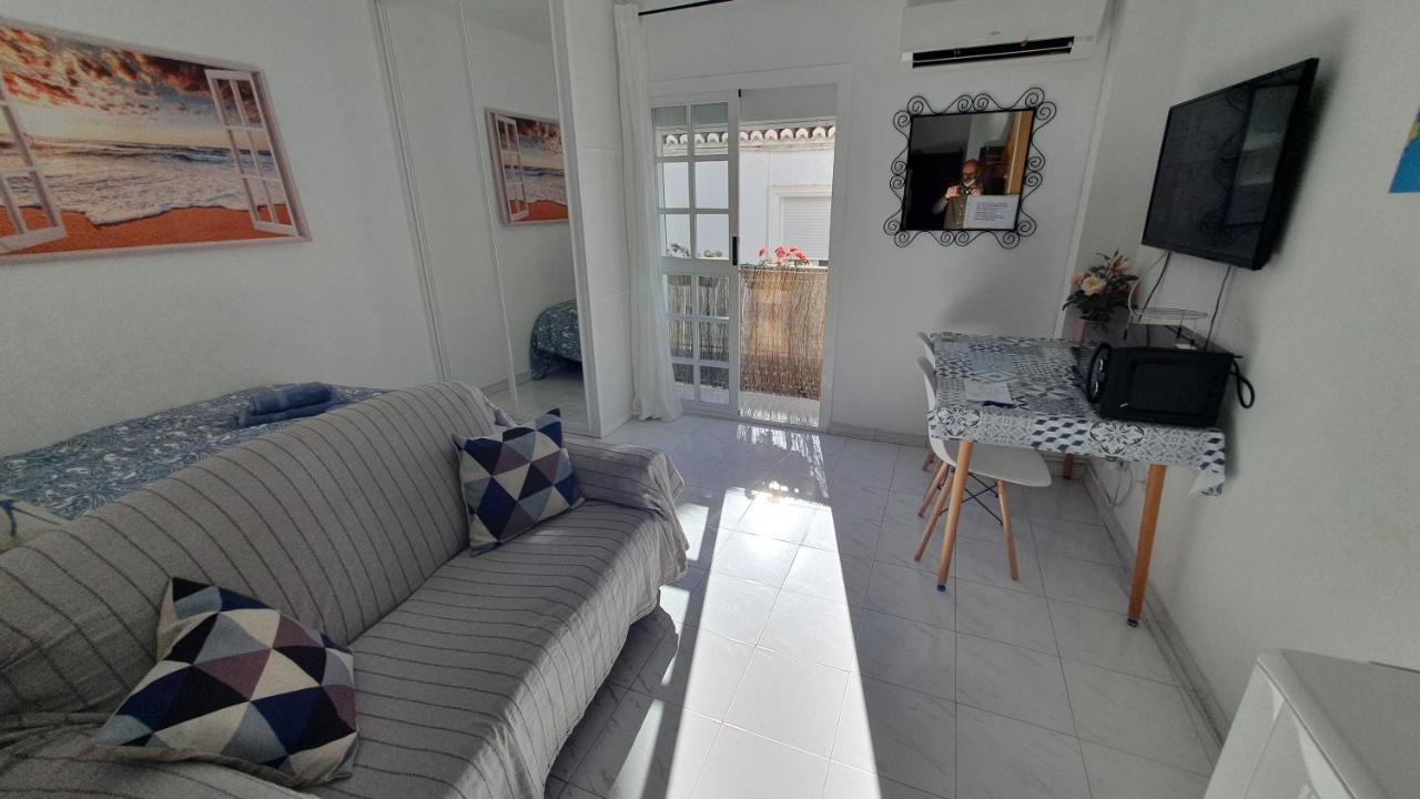 Apartamentos Eduardo Rico 内尔哈 客房 照片
